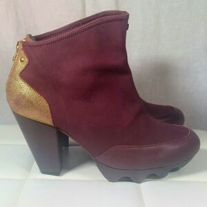 RARE Adidas SLVR Maroon & Gold Nubuck Ankle Boots, US9, Size Mismatch L9/R9.5